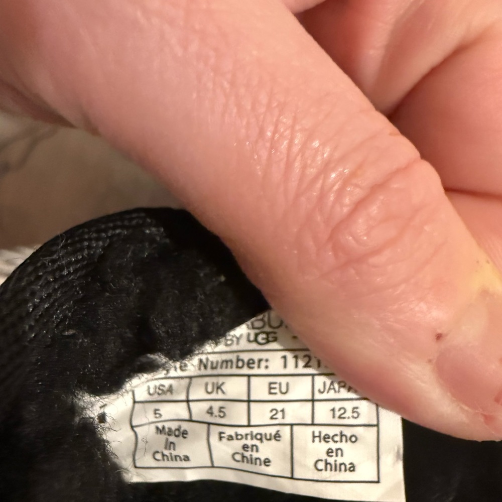 NWOT Koolaburra Toddler Black Short Suede winter Ugg Boots w faux fur lining 5 - Picture 9 of 9